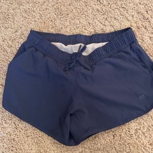 Super cute and comfy navy Albion shorts - S
